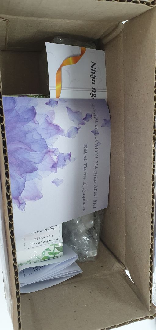 Mình mua 2 sp của shop, chưa dùng thử H&H bao giờ nhưng vì đã ngha danh tiếng từ lâu nên quyết định dấn thân 1 lần. Shop đóng gói hàng rất cẩn thận, bên trong còn có thư ngỏ cực xinh và trau chuốt với nhắn nhủ thân tình ghê nơi.
Sẽ tiếp tục ủng hộ shop nhé♡♡♡