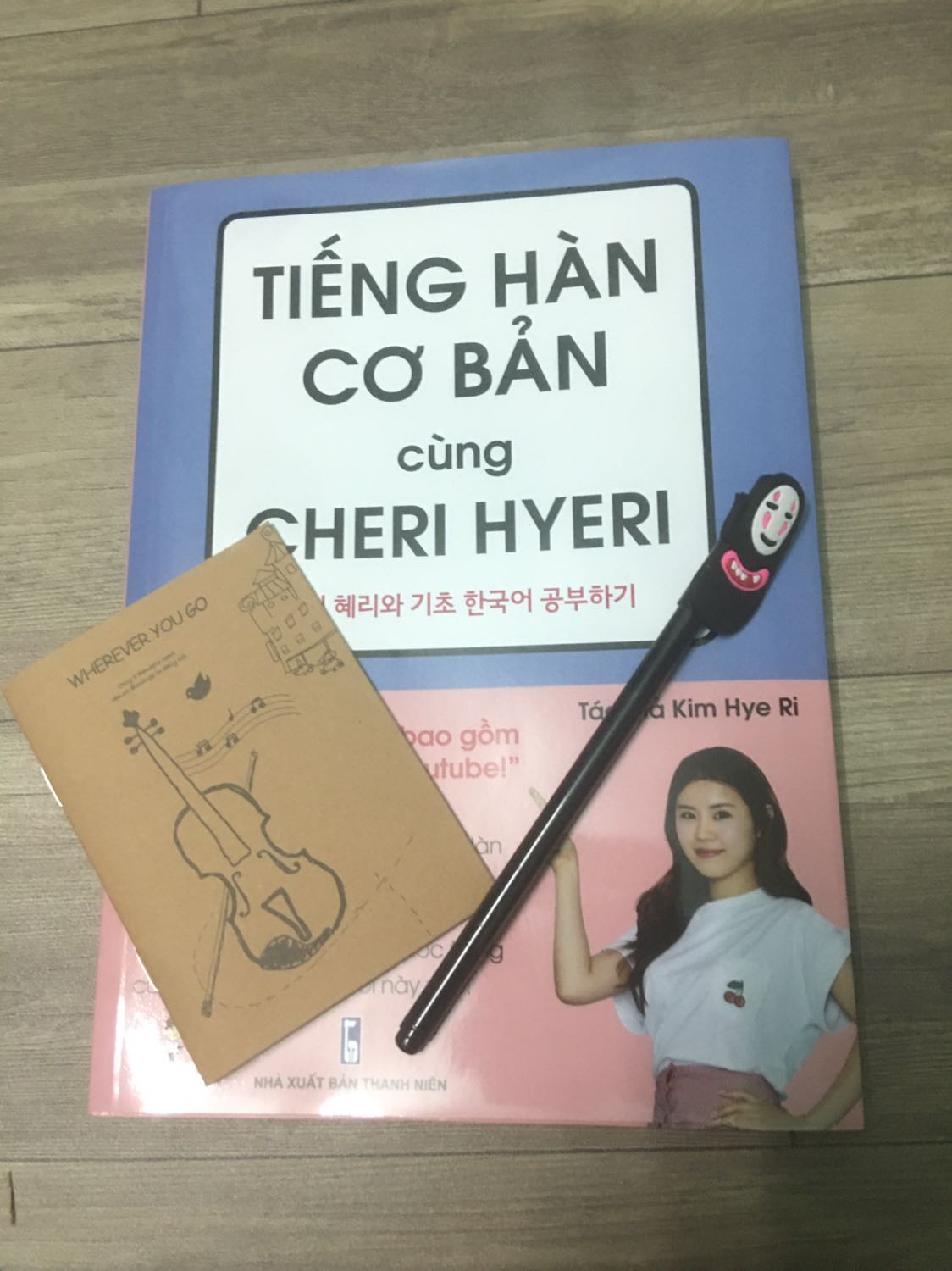 Giao hàng nhanh, đóng gói cẩn thận
Được tặng thêm viết và sổ nhỏ
Sách dễ hiểu, kết hợp với vid trên yt nữa thì ok lắm nha Giao hàng nhanh, đóng gói cẩn thận
Được tặng thêm viết và sổ nhỏ
Sách dễ hiểu, kết hợp với vid trên yt nữa thì ok lắm nha