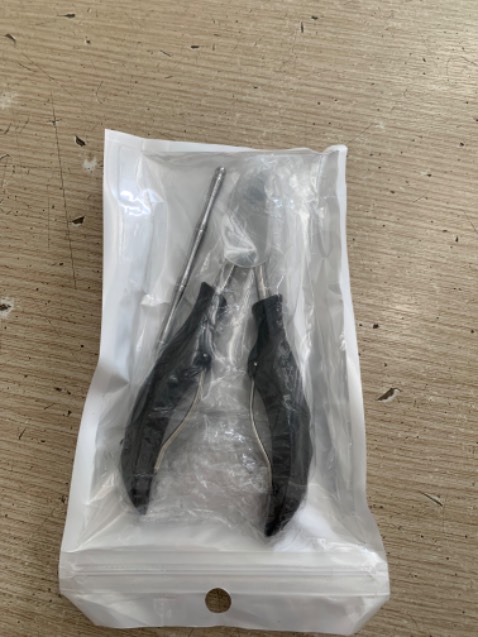 Kiềm cắt bén miễn chê,vừa tay cầm.
Mỗi tội giao từ HN vào Sài Gòn hơi lâu