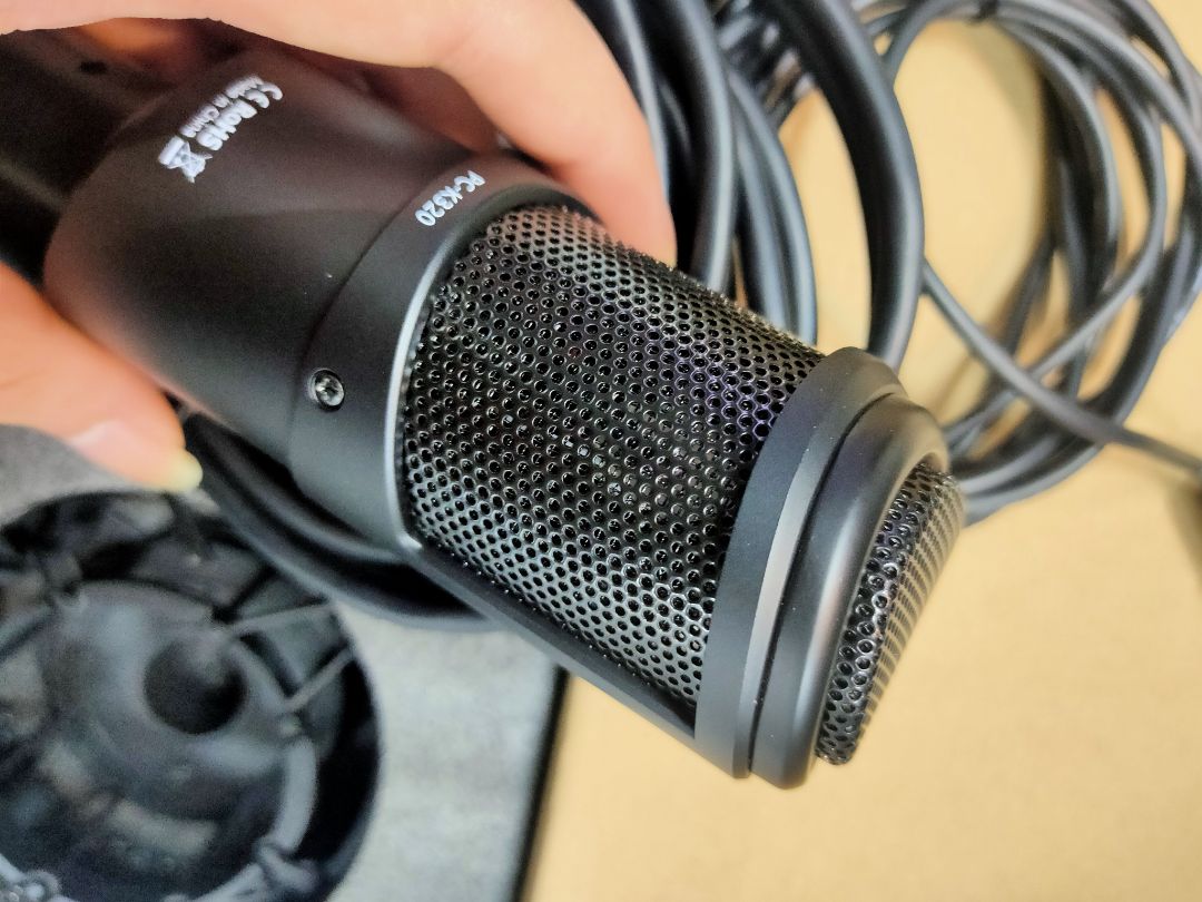 hộp cứng chắc , ok nè , bao bì nhãn mác rất lung linh , đúng hàng chuẩn có khác . xứng đáng đồng tiền bát gạo nè