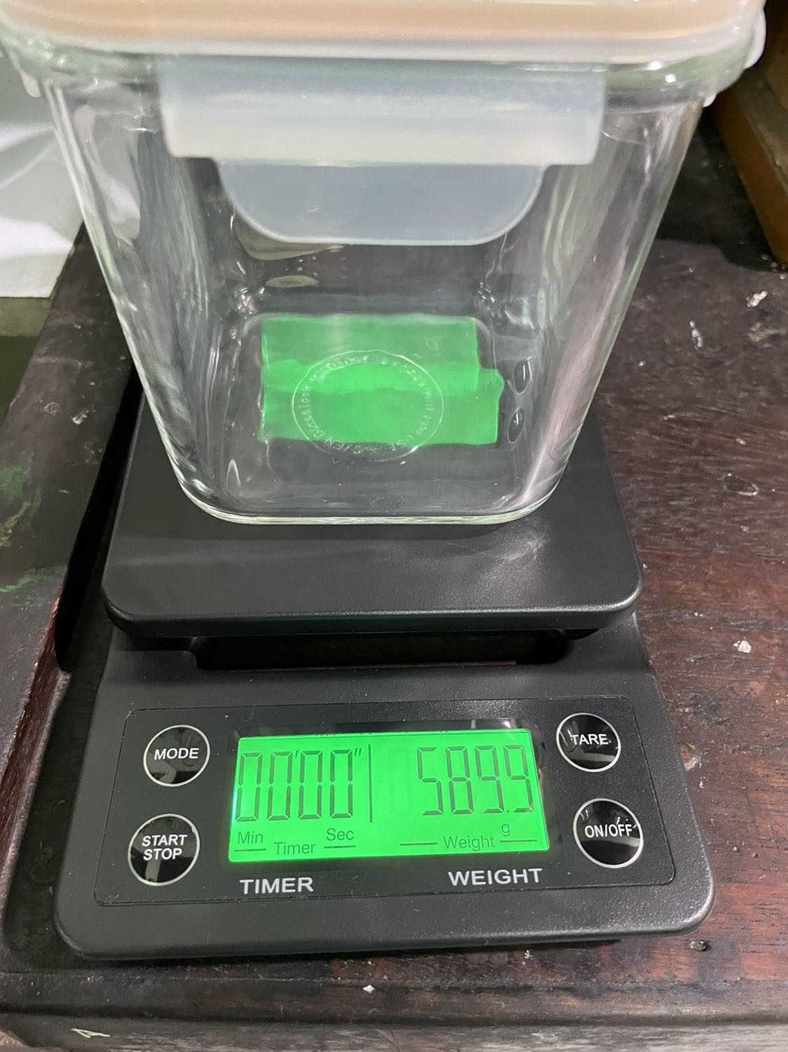 Hình thức đẹp - không bị nứt gì cả. 
Hủ hơi nhỏ so với mình tưởng tượng - trọng lượng hủ khá nặng