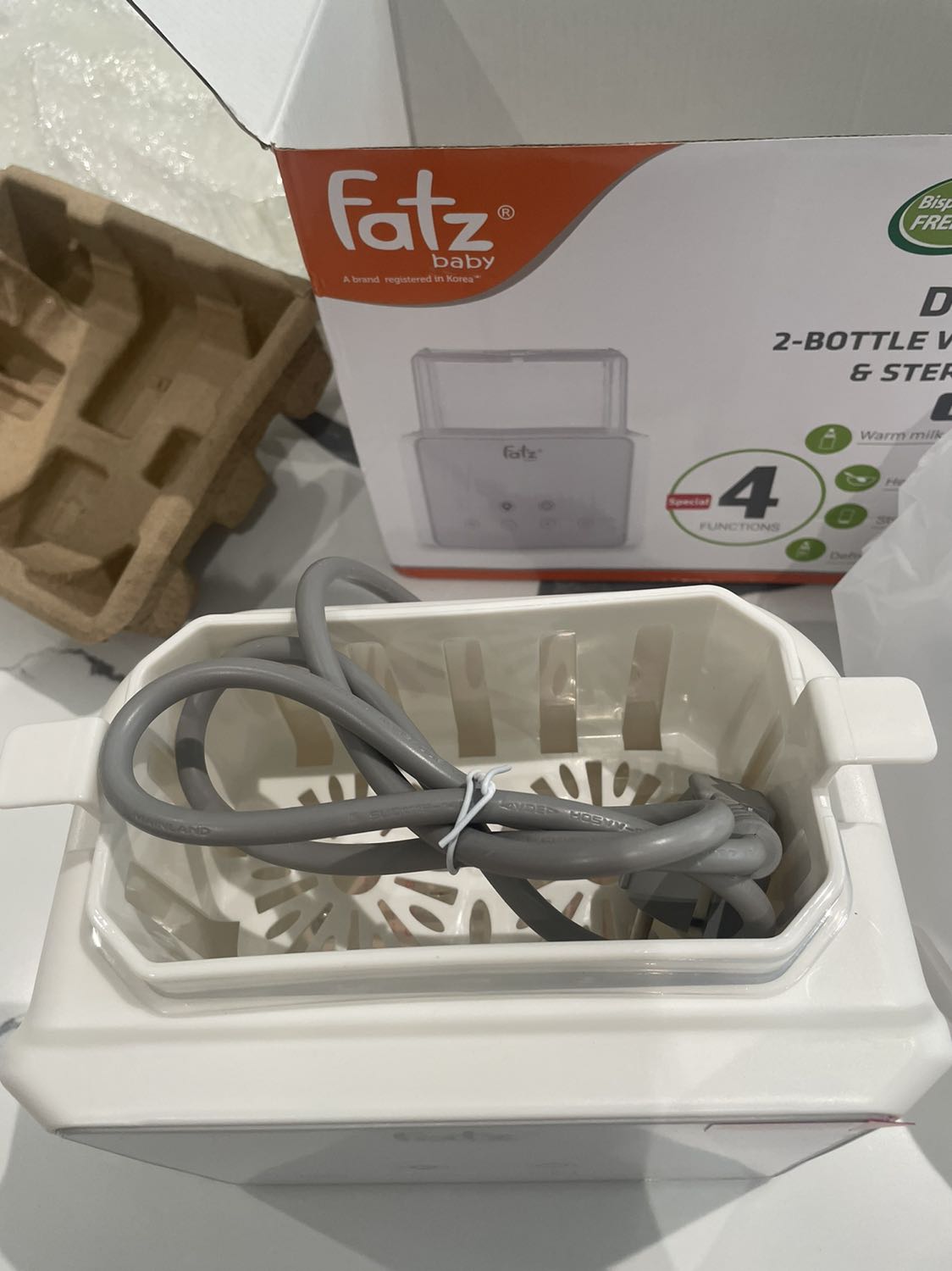 Ship nhanh, đóng gói cẩn thận. Đầy đủ hdsd, phiếu bảo hành, film bảo vệ màn hình & nắp đậy. Chưa sử dụng nên chưa biết chất lượng thế nào.