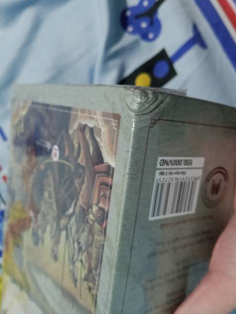 Mong tiki xem xét đổi lại sách nhanh giúp em, chứ bìa cứng mà bọc sao sách về tay móp hết trơn. Bận quá nay mới khui hàng mà thất vọng.