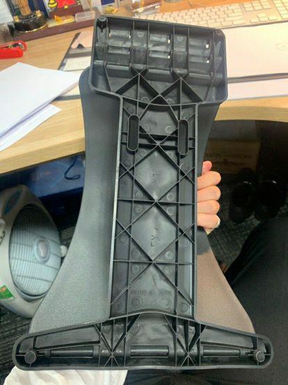 Sản phẩm chắc chắn, mk 70kg cứ sợ bị gãy nhưng mà chắc thật. Hàng đẹp , giao nhanh nha mn