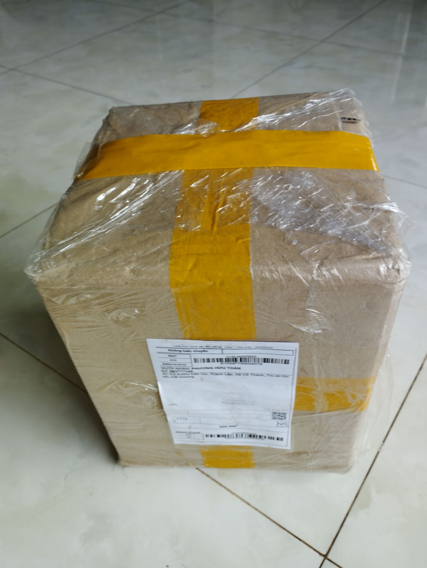 đặt hàng dự kiến giao 15/7 giao nhưng 11/7 có rồi  nhanh nhân viên giao hàng tận nơi nhiệt tình