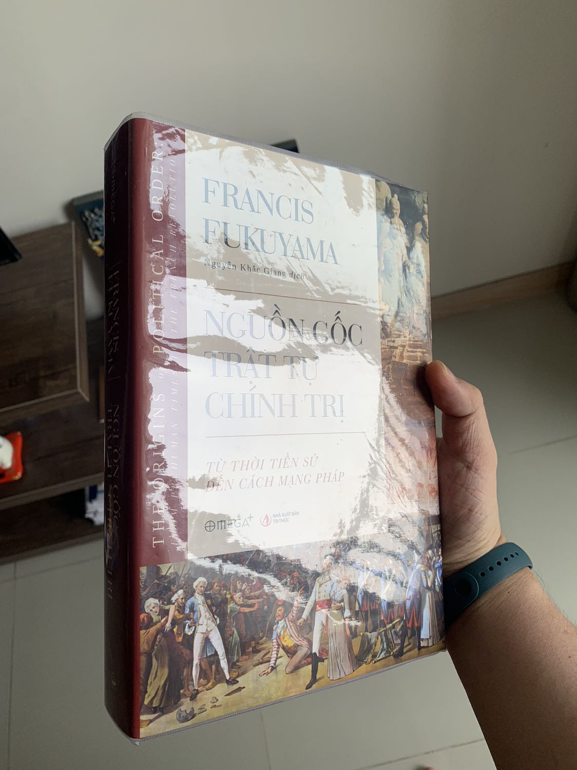 Sách giáo nhanh - vì có mua now 1 tầm 1:30 giao - sách đẹp bọc sách ko tốt so với đợt sách trước (nhăn và trầy khá nhiều) được tặng coupon sách như mở ra ko thấy đâu. Chưa đọc sách nên chưa rating phần nội dung