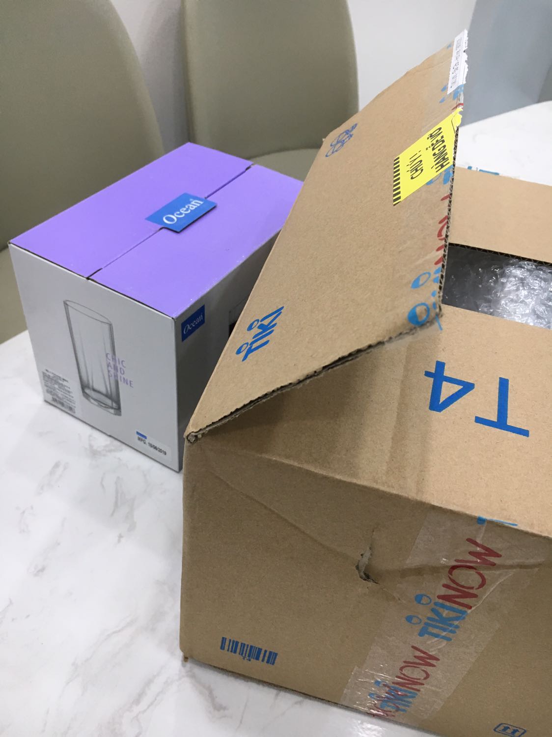 Ly rất đẹp. Tiki đóng gói cẩn thận. Giao hàng nhanh.