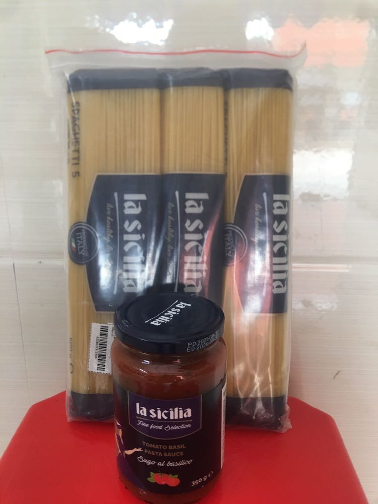 Mì và nước sốt nhìn rất hấp dẫn chưa có thời gian thưởng thức