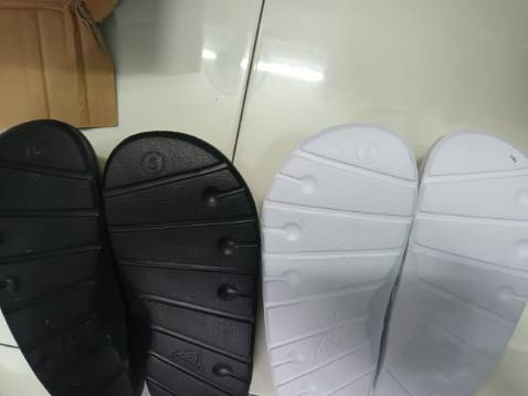 đặt hàng thế này, mà giao chẳng đúng gì ...