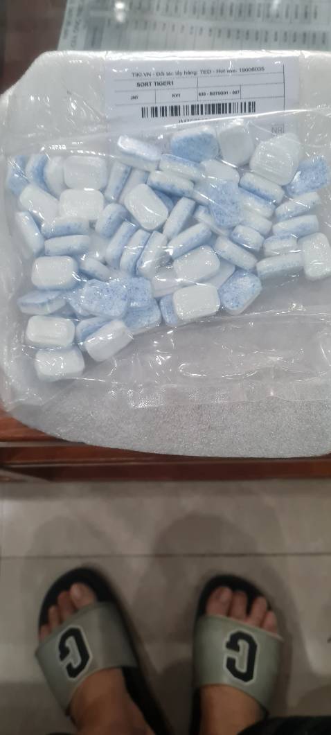 Hàng giao y như hàng giả koong có không nhãn hiệu