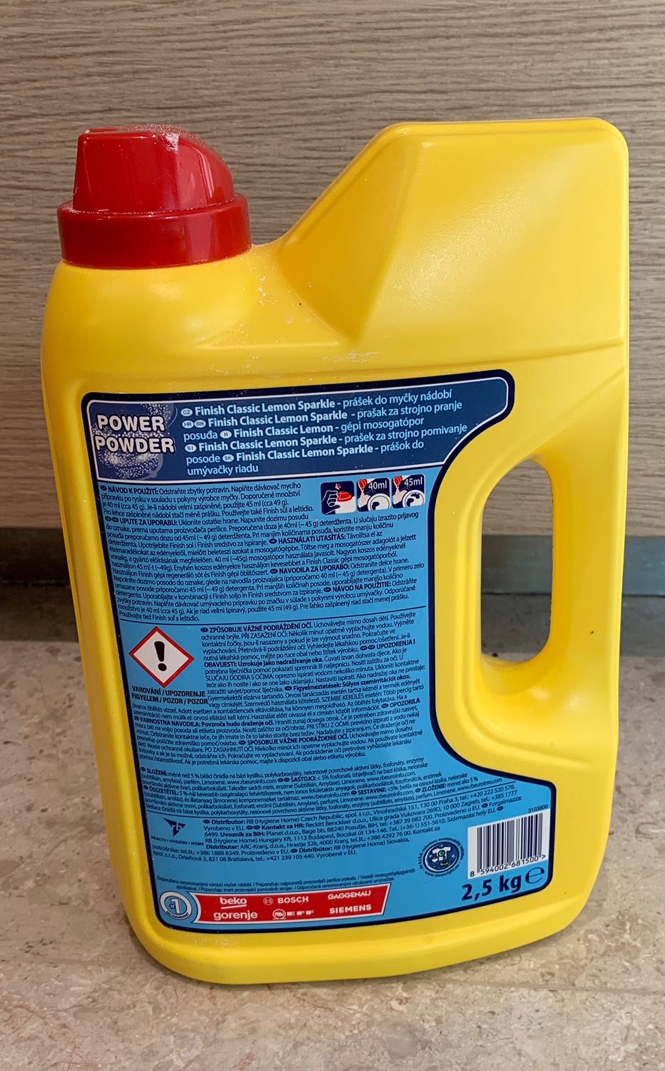 Lọ nhựa đựng bột rất tiện đổ nhiều ít tuỳ ý.
Hàng đúng nhập khẩu. Mùa dịch nên hàng giao rất lâu nhưng không thể trách được.