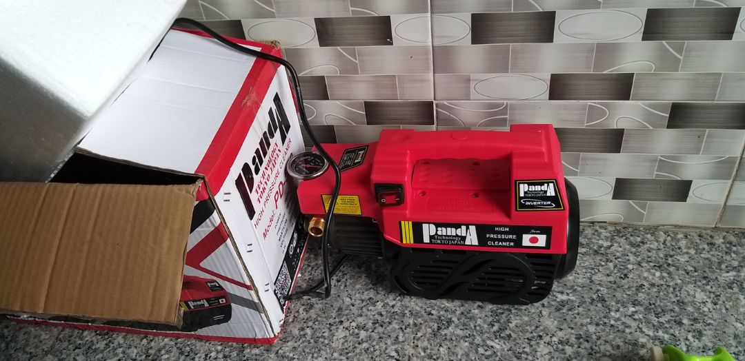 Chia sẽ để mọi người cùng mua sản phẩm tốt ( Ý kiến cá nhân ) : giá cả hợp lý, độ ồn không lớn, lực nước mạnh ( tiền điện thì chưa đo nên chưa biết), hút nước thì như bò hút vậy ( lực mạnh nên nước tốn nhiều chấp nhận bỏ qua) còn độ bền thì mới sử dụng nên chưa biết ( bảo quản và sử dụng kĩ chắc sẽ bền) 
Đặc biệt nên xem kĩ hướng dẫn ( có trên youtube)....