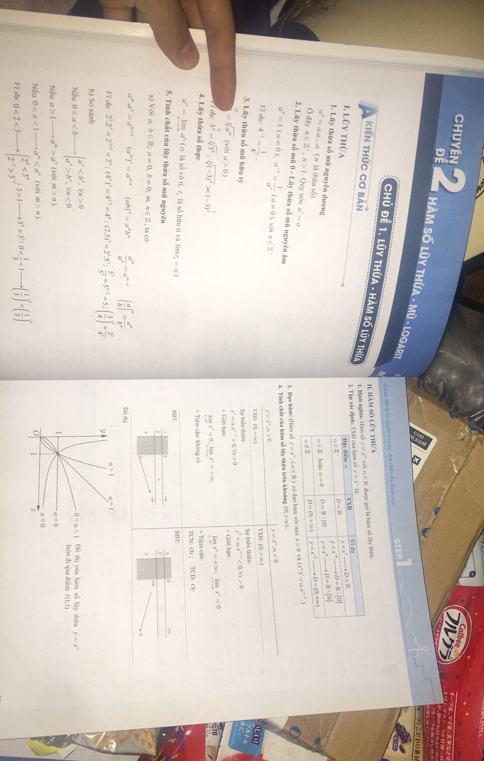 Mình đánh giá 4 sao vì chưa được hài lòng lắm về việc bìa sách bị xước và có vài chỗ bị bẩn xíu. Thêm cái nữa là dạng sách A4 nhưng lại vuông vuông và lùn hơn chứ không chuẩn size nên sẽ khó để vào cặp mang đi hơn… Còn về chất lượng thì mình chưa đánh giá được vì còn tuỳ thuộc vào người sử dụng nữa.