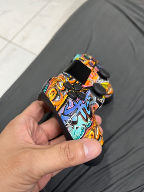 Hàng đẹp, chắc chắn, nút điều khiển nhạy, kết nối bluetooth nhanh. Mỗi việc khi mình tắt máy tính đi và mở lại thì phải kết nối bluetooth lại hơi mất tg, ko rõ do pc hay sao nữa. Nhìn chung tốt, nên mua