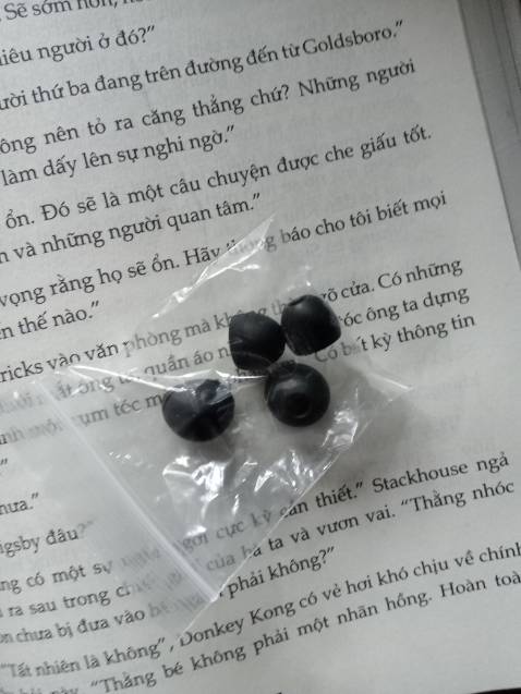 Shop rất nhiệt tình hỗ trợ vấn đề, giao hàng cũng khá nhanh, đóng gói cẩn thận. Mình từng mua một lần rồi và bị mất, giờ mua lại, tại nghe âm thanh rất ổn, đeo lâu thì theo mình thấy hơi khó chịu, không phải đau tai mà đau đầu, có lẽ vấn đề do mình. Nói chung là phù hợp và ổn. Shop rất nhiệt tình hỗ trợ vấn đề, giao hàng cũng khá nhanh, đóng gói cẩn thận. Mình từng mua một lần rồi và bị mất, giờ mua lại, tại nghe âm thanh rất ổn, đeo lâu thì theo mình thấy hơi khó chịu, không phải đau tai mà đau đầu, có lẽ vấn đề do mình. Nói chung là phù hợp và ổn.