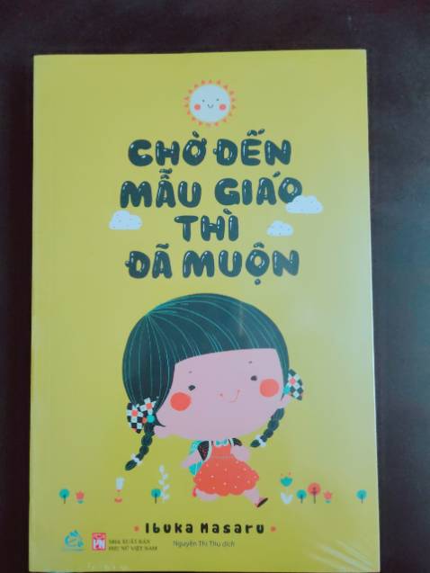 Nhận sách vẫn còn nguyên bookcare không quăn mép, cong gáy, rất ưng. Sách có nội dung rất chi tiết về vấn đề giáo dục sớm cho trẻ độ tuổi 0 - 3 tuổi. Rất hữu ích