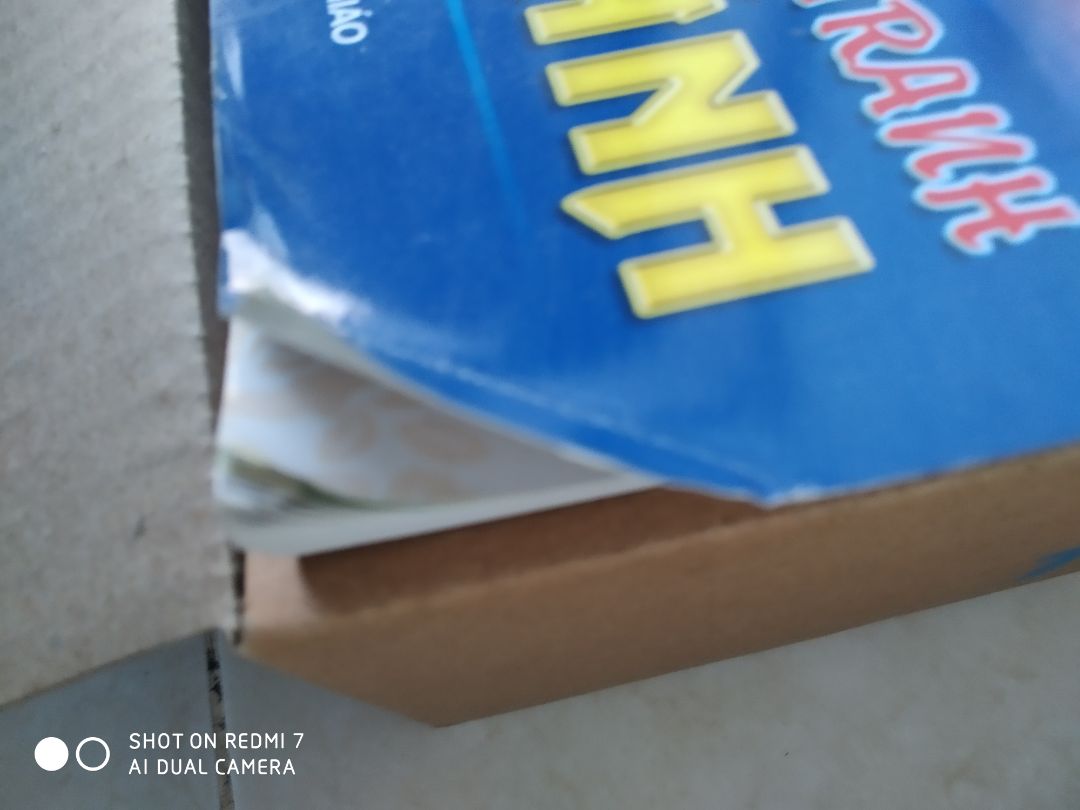 nhận được bưu phẩm hí hửng mở ra thì nhìn cuộn sách phát ngán kinh tởm.
bìa sách cong nhăn nheo, bẩn sách không được bọc lớp bóng ngoài chứng tỏ đã qua sử dụng, trước giờ cứ nghĩ tiki trading uy tín lắm cơ không thể ngờ được súc phạm người mua đến như vậy, nhìn cuốn sách không muốn đọc luôn.