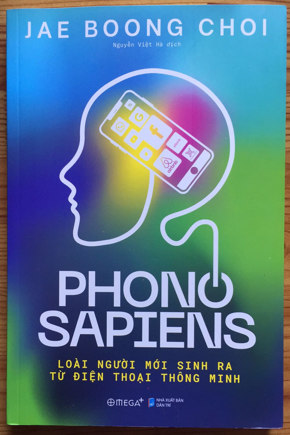 Một cuốn sách hay nên đọc, sách cung cấp cho người đọc góc nhìn mới về xã hội hiện đại dưới sự tác động của công nghệ, giúp ta có thêm một tầm nhìn mới về tương lai. Cuốn sách rất hay!