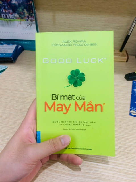 Cuốn sách ngắn đọc trong 1 ngày là xong nhưng rất hay về bí mật của may mắn. 12 bí mật chia sẻ trong cuốn sách cho bạn góc nhìn là vì sao có người may mắn hơn người khác và thôi thúc hành động để phát triển và tự tạo ra sự may mắn. Cuốn sách nên đọc