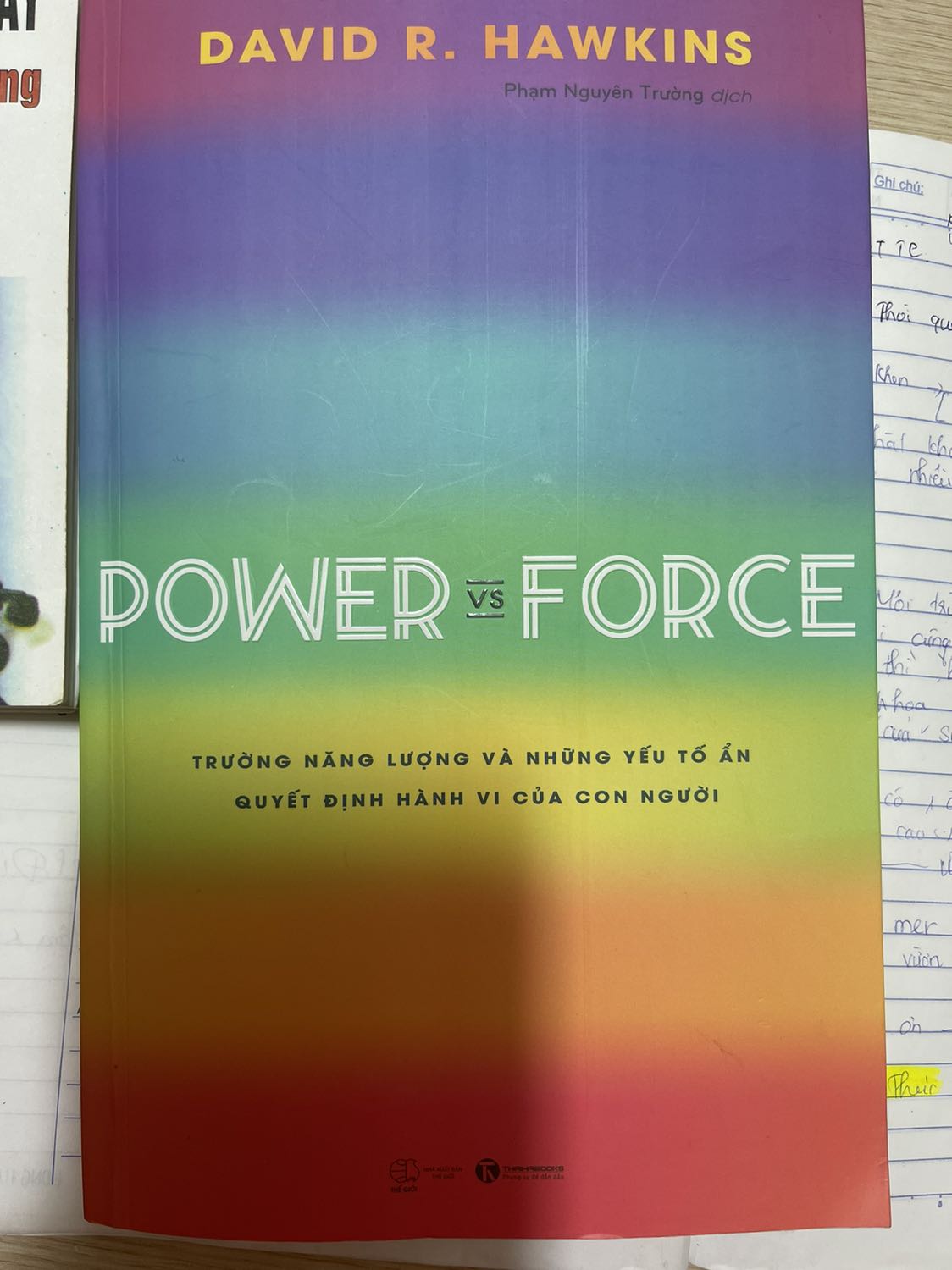 Cuốn sách tuy chưa dễ dàng để hiểu ngay lần đầu đọc nó. Nhưng khi đọc cuốn sách tôi cảm nhận trường năng lượng của mình lên cao hơn rất nhiều. Biết ơn tác giả cuốn sách, biết ơn shop bán hàng uy tín và biết ơn Tiki giao hàng rất nhanh , rất chuyên