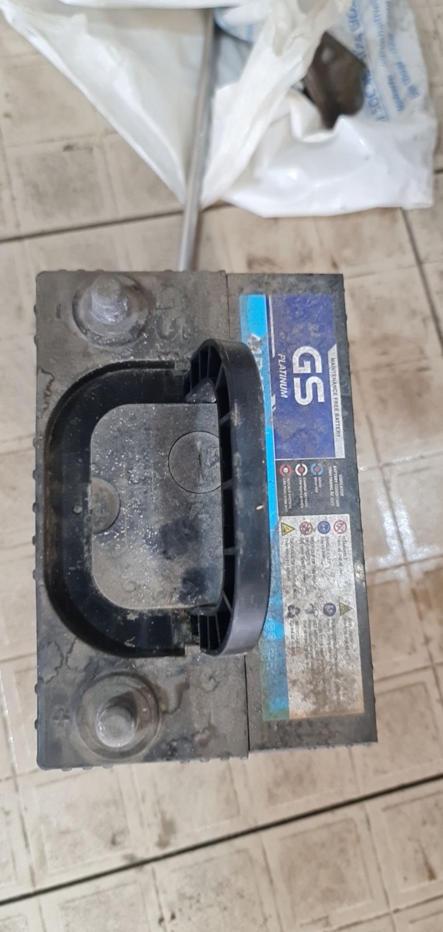 sản phẩm như hình... tốt, chất liệu của máy rất ok. nói chung dùng vặn vít, khoan nhựa cứng thì ngon... chứ khoan tường khá khó khăn... mô tơ máy khoan nhỏ quá....