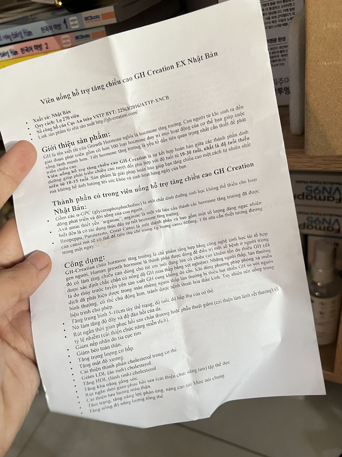 Giao hàng từ HN vào TpHCM chỉ mất 4 ngày, Tiki giao hàng nhanh thật.
Sản phẩm còn mới, lúc khui hàng thì thấy viên uống có màu xám, mình hơi bất ngờ nhưng thấy tờ giấy shop gửi thì mình mới biết thông tin. Do mình đã dùng được 3 lọ rồi, có hiệu quả khá tốt. Định mua thêm nhưng shop ngoài bán khá cao, thấy shop trên Tiki bán giá rẻ hơn nên đặt mua luôn. Thank Shop và Tiki, Great!!!