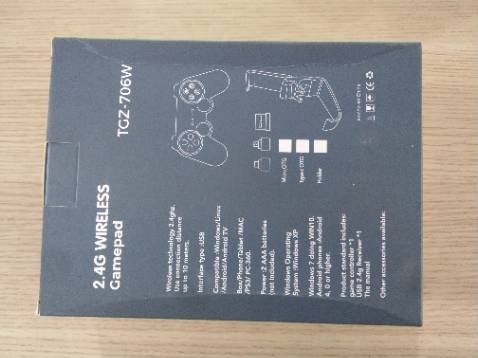 Giá tốt, chơi ổn. Có đầu chuyển USB sang cổng C để cắm vào điện thoại