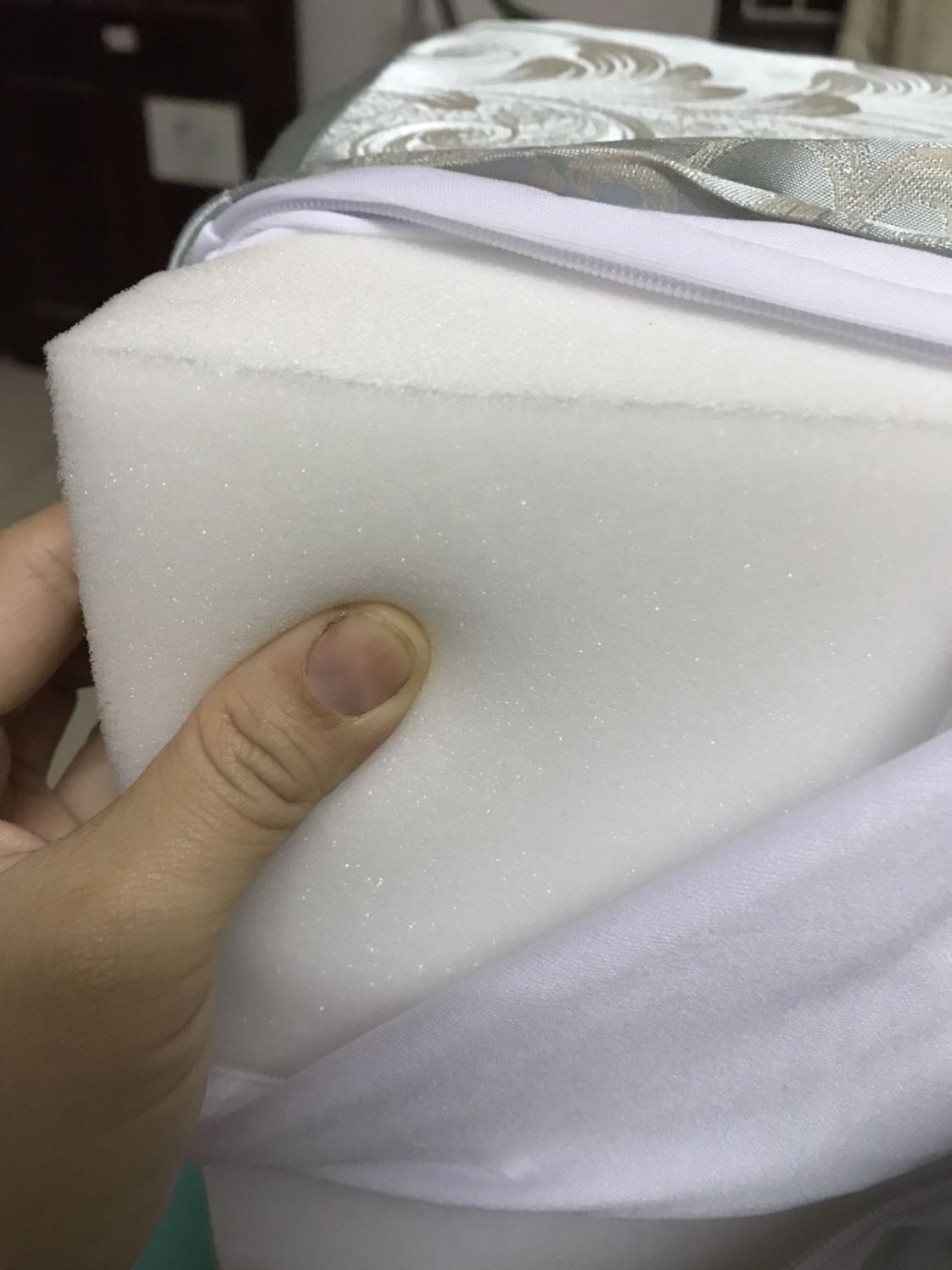 Mình rất ưng ý với sản phẩm nhận được, êm ái và thoải mái cho đôi chân trong khi ngủ. Cải thiện rõ rệt tình trạng giãn tĩnh mạch của mình!