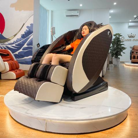 Phải nói là cực kỳ hài lòng về cách làm việc của shop. Nhân viên giao hàng nhiệt tình, lắp đặt hướng dẫn cần thận cho ba mẹ mình. Chất lượng thì chắc phải dùng 1 thời gian nữa mới khẳng định được. Nhưng mình thấy ghế massage mã MD01 này dùng ổn. Mẹ mình bảo ngồi như được đi massage ở ngoài tiệm vậy.