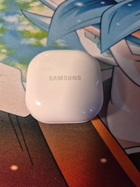 Thích nhất là sự đồng bộ chuyển đổi giữa đt và tablet, kết nối nhanh, nhiều tính năng hay ho, nhưng về chất âm thì bình thường nha