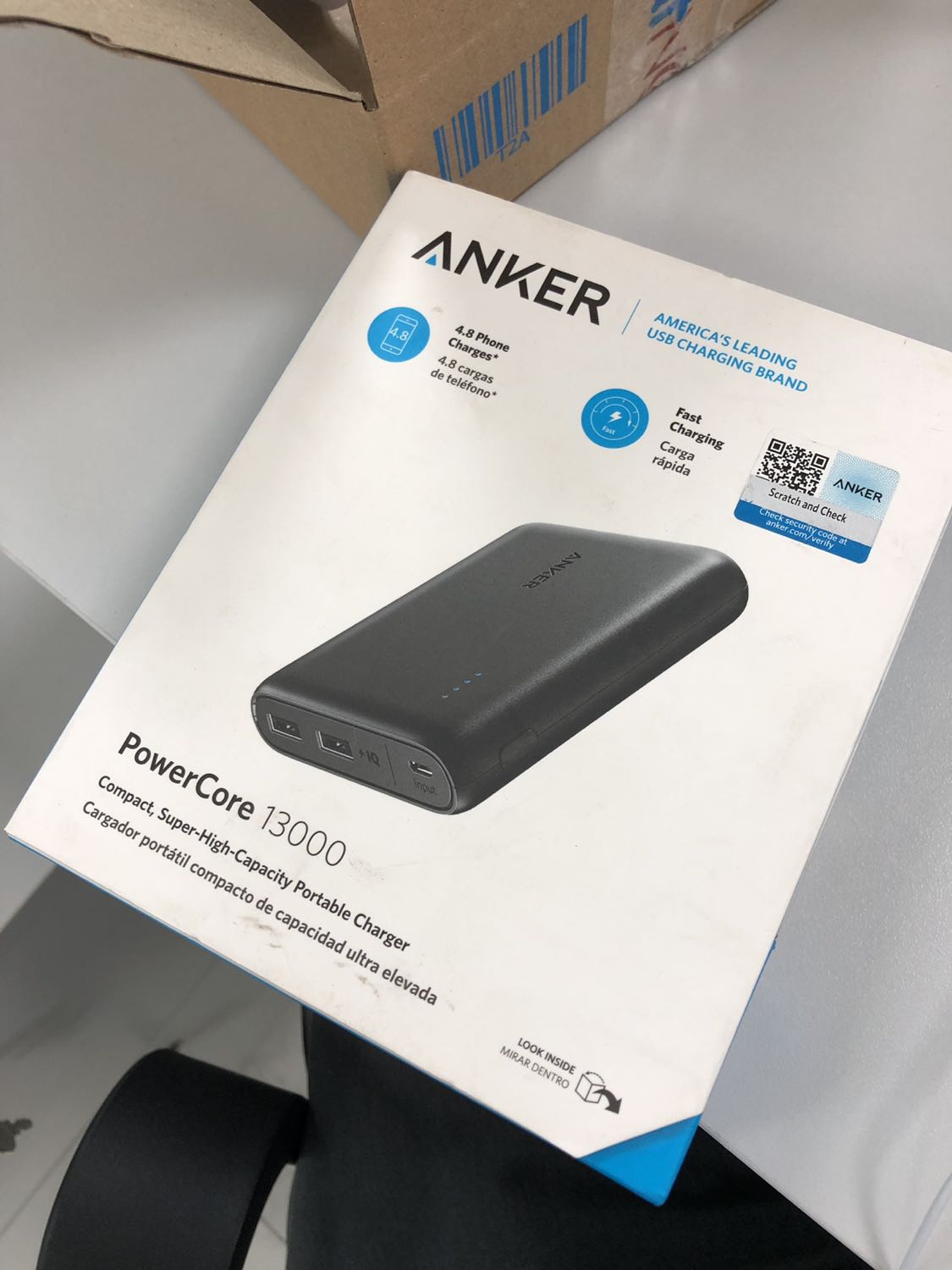 Vừa mới nhận xong, lần thứ 2 mình mua hàng ở tiki. 
- Cả 2 lần mua đều đóng gói không bọc chèn, lần này thì thất vọng hơn vừa mở hộp thì hộp sản phẩm nhìn cũ, bẩn, toàn bụi, đất.  Nhìn sản phẩm bên trong ok, chưa biết dùng có vấn đề gì không
? Tiki nên kiểm tra hàng, đóng gói kỹ sản phẩm cho khách, chưa biết bên trong thế nào nhưng ngoại quan bên ngoài phải ok thì khách hàng mới hài lòng. Hy vọng lần tới mua hàng tiki không còn bị tình trạng như vậy nữa.