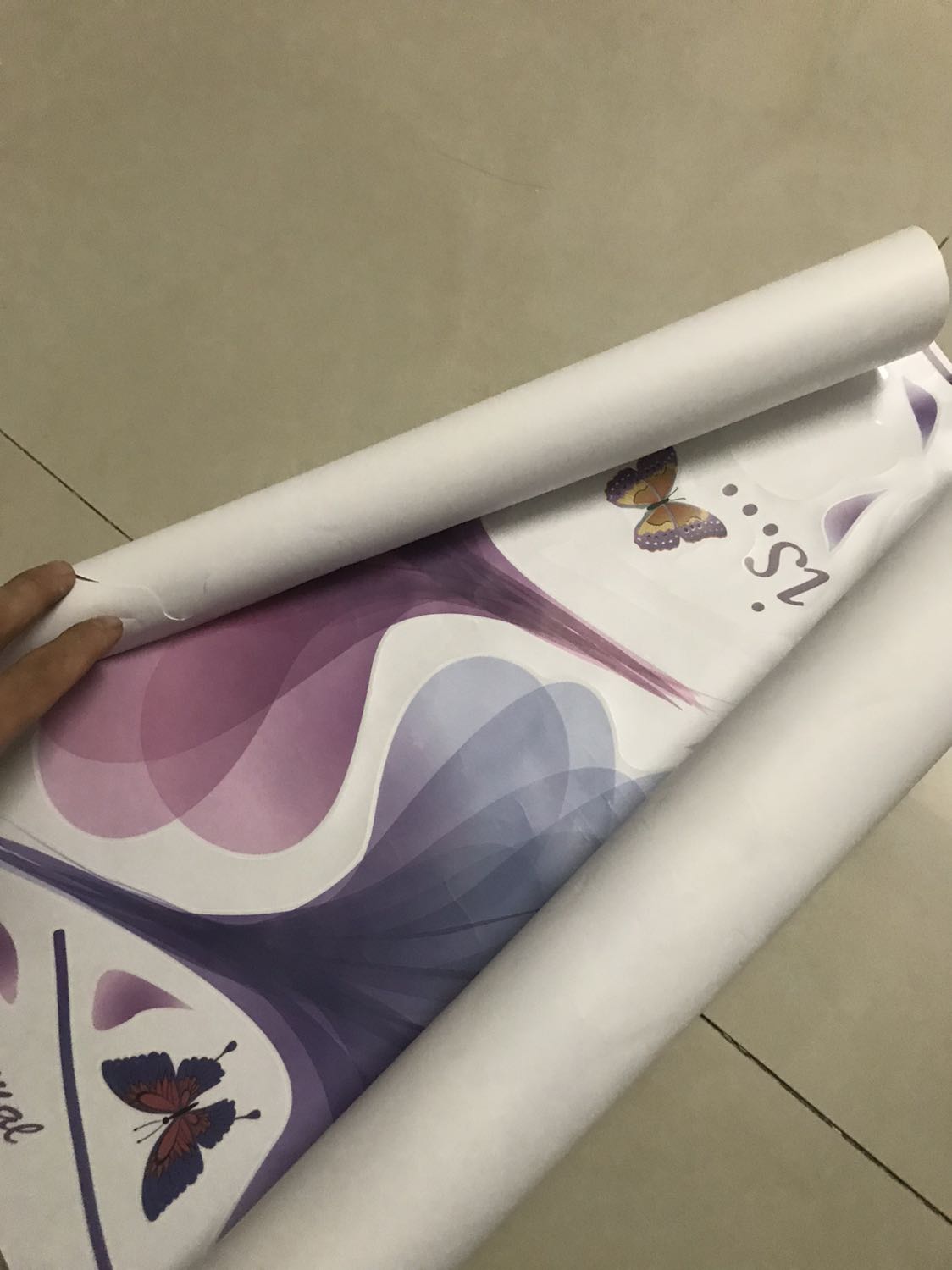 Có hình bị trầy, giao qua nhà người khác, may mà người quen. Chứ không chắc Ko biết đồ đi đâu