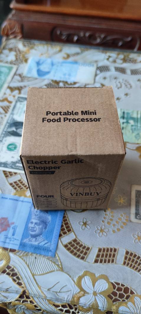 Sản phẩm tốt, xay rất mạnh, lưỡi dao rất bén,kiểu dáng đẹp dễ lắp ráp và vệ sinh. Tiki giao hàng siêu nhanh và chuyên nghiệp