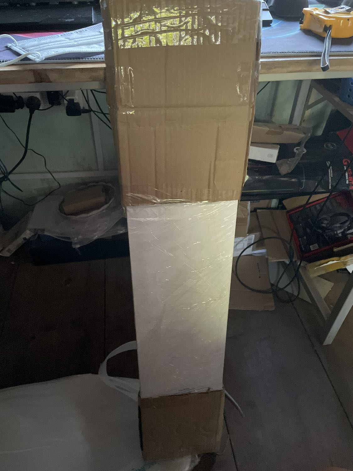 Sản phẩm ok đóng gói chắc chắn tận mấy lớp bọc ko sứt mẻ xíu nào luôn bao bền chắc