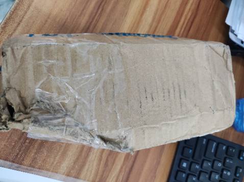 Sữa tắm thơm vừa ý. Tuy nhiên kiện hàng nhận bị méo mó và cả lủng nữa.