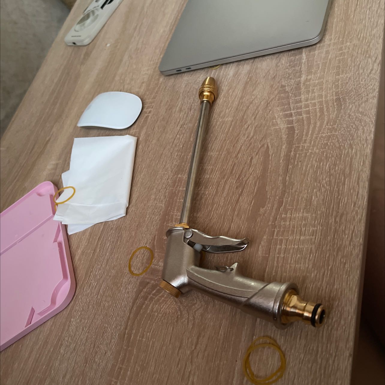 Gửi sai món, đặt đầu nối nhưng gửi gì k biết