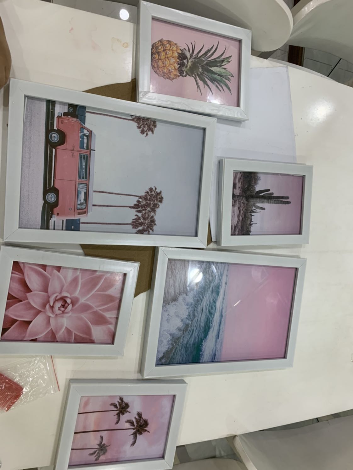 Như thế này ko biết làm sao mà trèo lên luôn, chắc bỏ chứ ko có lỗ cũng ko biết treo sao 
Nói chung ko hài lòng 
Cái này là khuôn hình thì đúng hơn chứ ko phải tranh