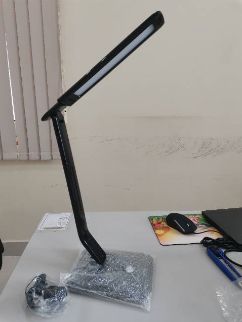 Thiết kế đẹp, giao hàng nhanh. Đèn có nhiều mức sáng, cảm ứng nhạy. Ngoài dùng để soi sáng còn góp phần làm decor bàn làm việc. Tuyệt vời ạ 🤗