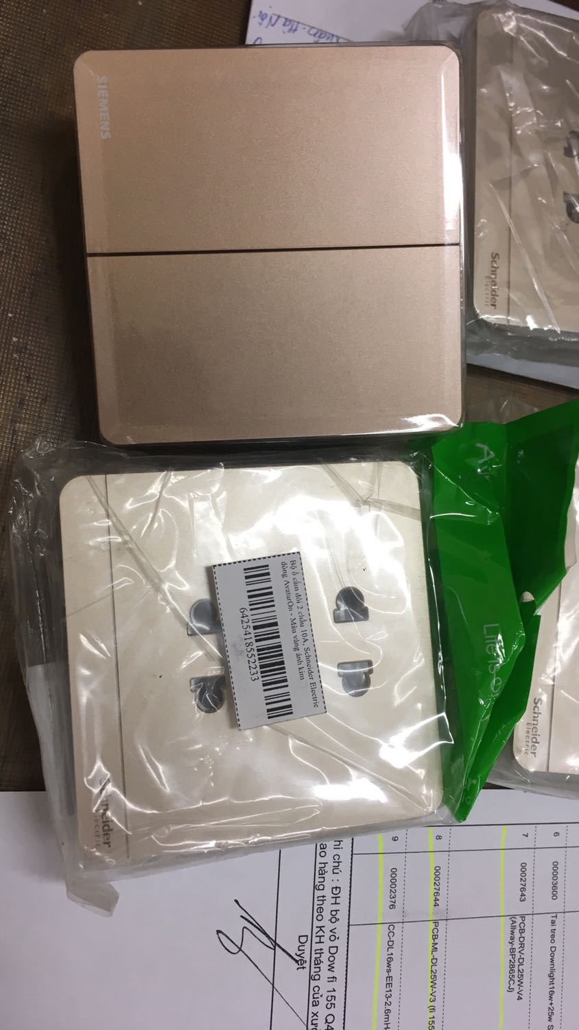 Chất lượng cũng là phù hợp với giá đó. So với sp của Siemens thì chênh lệch nhiều lắm