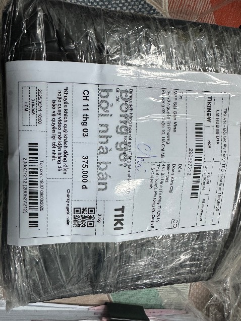 Tôi đặt là sổ lò xo fancy A5. Shop giao không đúng. Sổ tôi đặt mua và nhu hình shop đang sẽ là giấy 5  màu. Tôi đề nghị shop hoàn tiền lại cho tôi