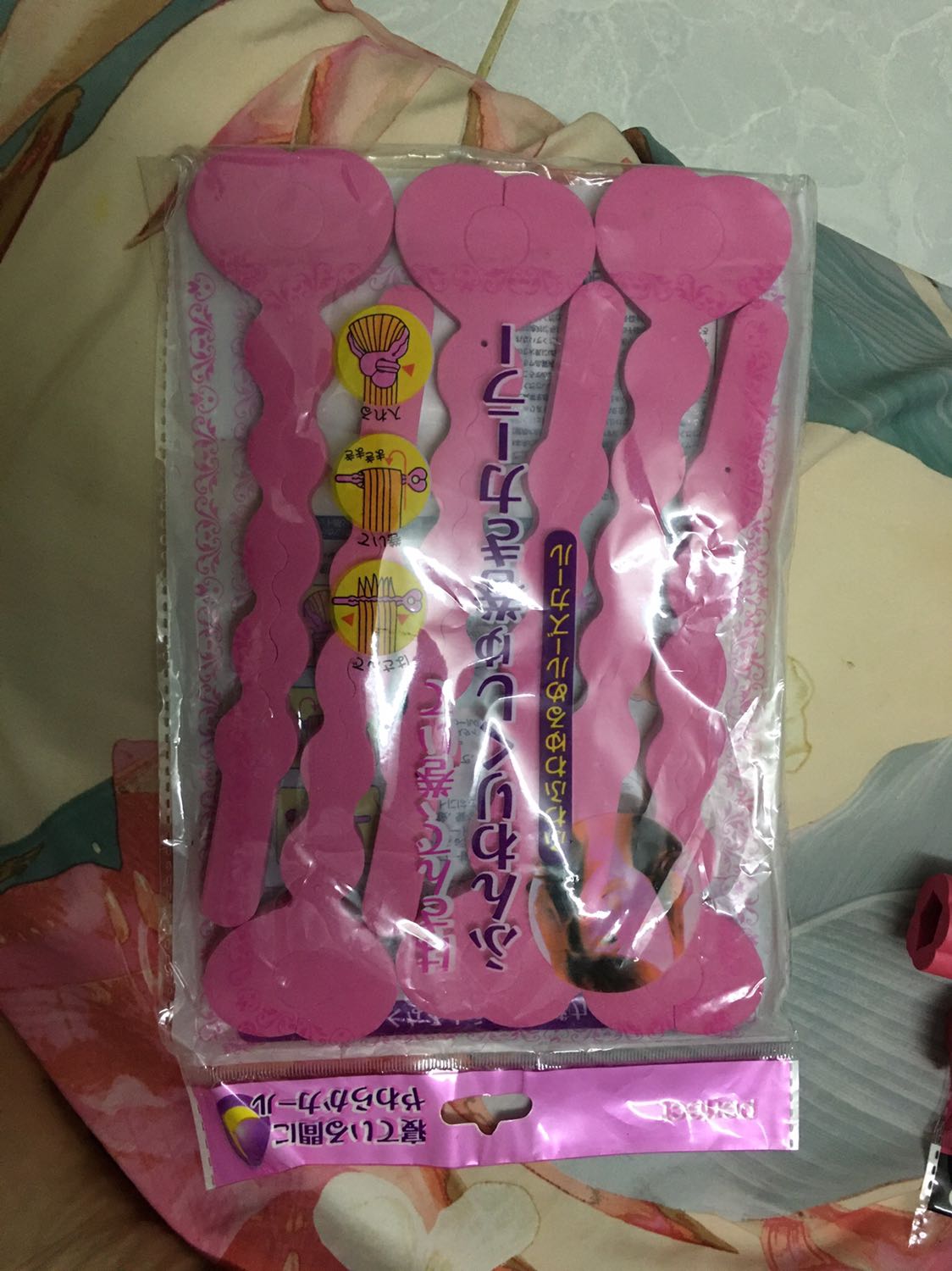 bạn ấy dễ xài. cuốn tóc xoăn rất xoăn. tháo gỡ rất êm tóc