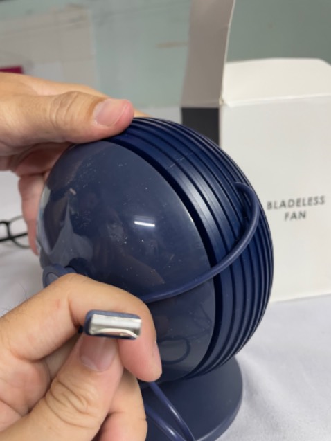 USB bị méo
Quạt bị trầy
Đổi trả thì báo lỗi RMA gì đó
:(