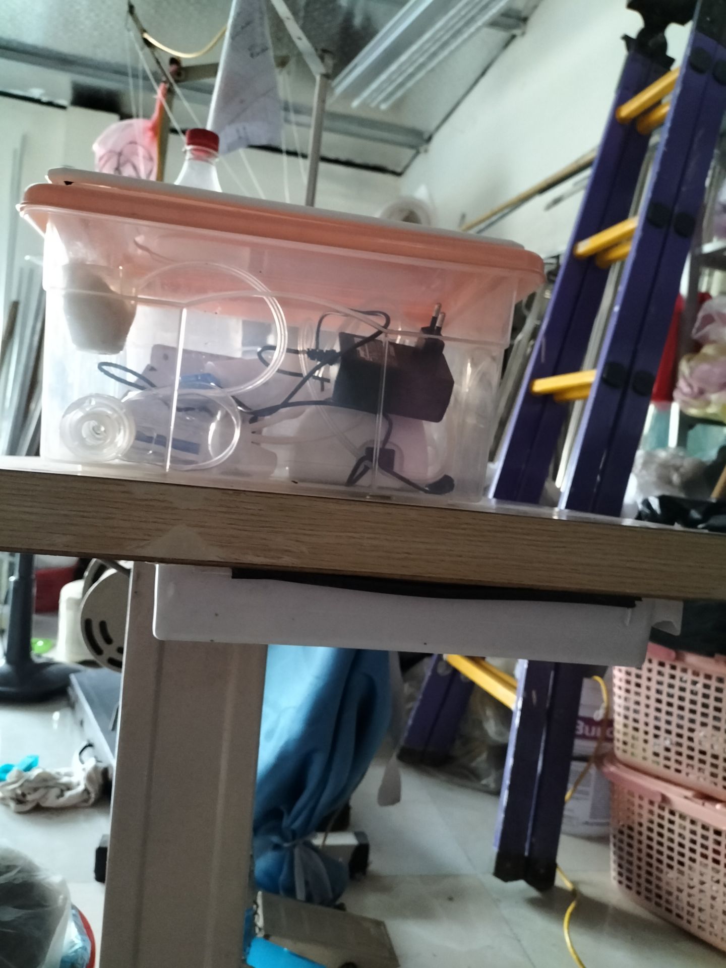 Công ty Điện lực Yên Bái dự kiến tạm ngừng cung cấp điện tại trạm Bảo Ái 2 400 từ 22:00 ngày 26-*** đến 22:30 ngày 26-*** để 375E12.1- Chuyển cấp 375 E12.4 cho 375E12.1 đến DCL 375-7E12.1 ( công tác của ĐCT, E12.1 tách T2 E12.1 Xử lý tiếp xúc bên trong ty sứ đầu cực pha B phía 110kV), mong Quý khách hàng thông cảm. Thông tin chi tiết xin liên hệ 19006769. Trân trọng cảm ơn!