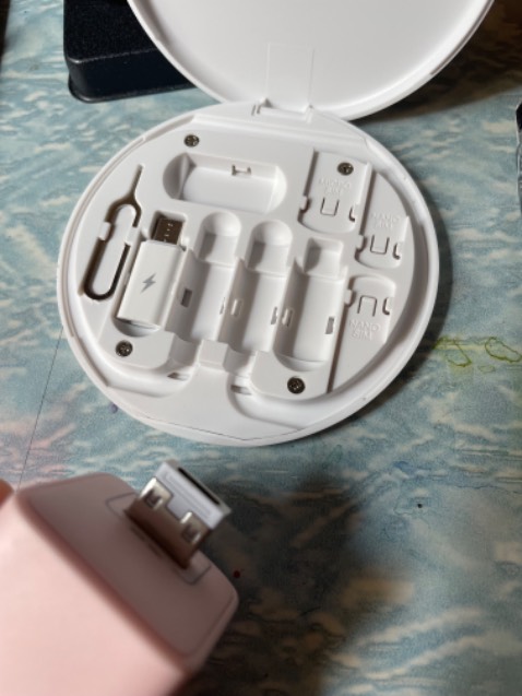 Ổn, sạc vô, nhanh hay không chưa biết vì đt mình đang full pin. Cơ mà cái chấu sạc usb cắm khá khó, dùng lực mạnh, cắm xong rút không ra luôn Ổn, sạc vô, nhanh hay không chưa biết vì đt mình đang full pin. Cơ mà cái chấu sạc usb cắm khá khó, dùng lực mạnh, cắm xong rút không ra luôn