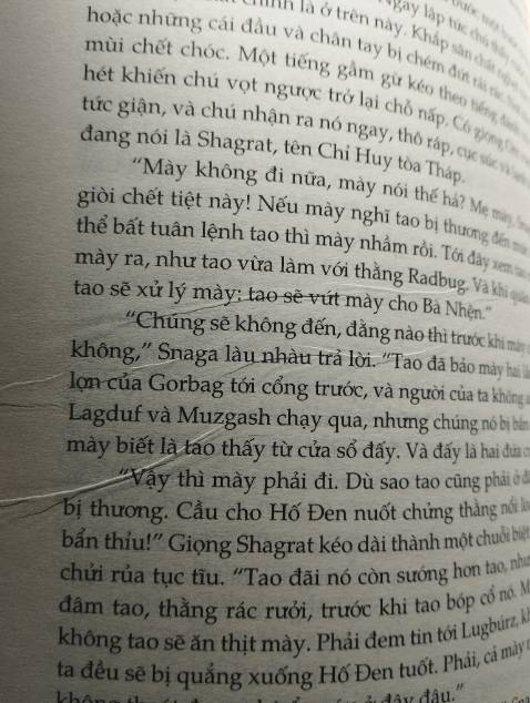 Trong cách có những từ như "những vì vua", "những vì chúa" không rõ là do đánh máy sai hay là đúng như vậy. Giấy cũng vó 3 tờ bị nhăn.