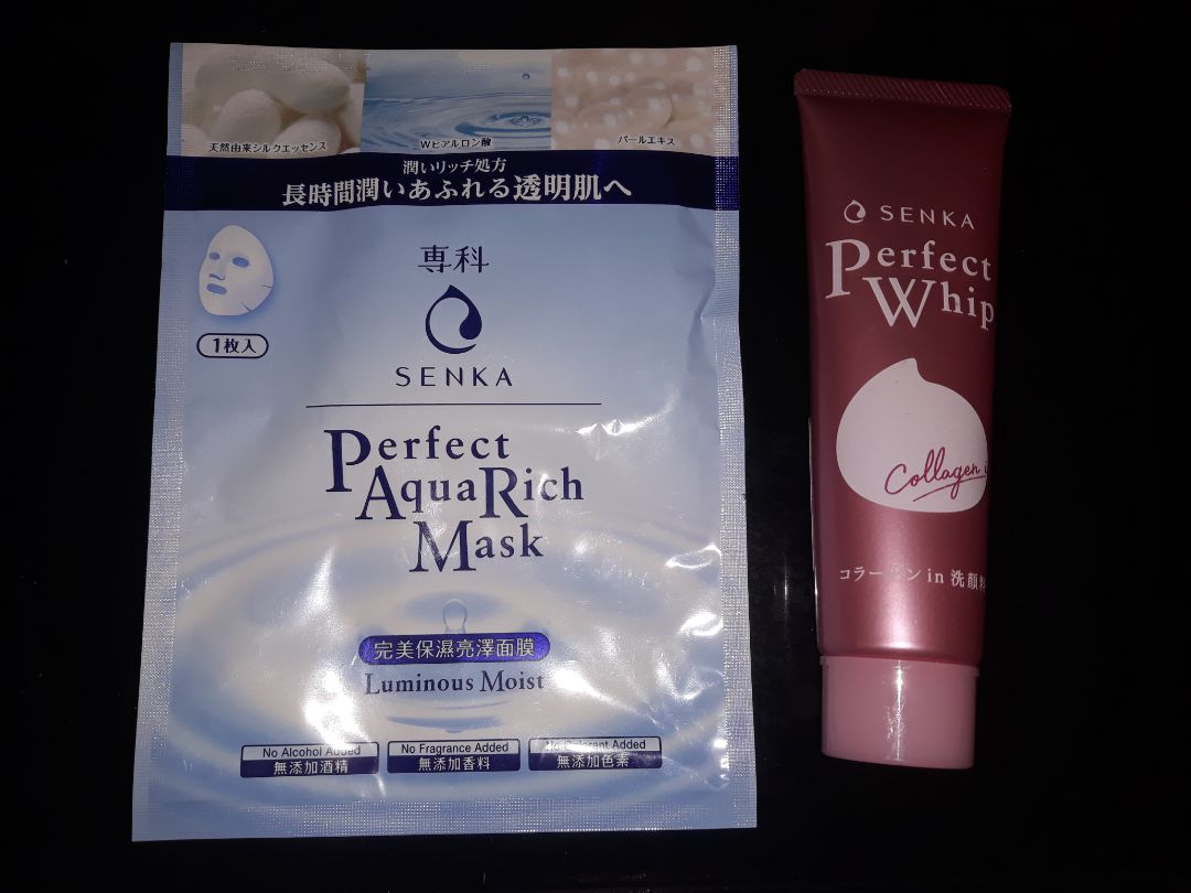 Gel chống nắng mình mua cho mẹ xài, bạn mình giới thiệu hy vọng tốt hợp da, có tặng kèm quà khá ok xài được, có điều giao chia ra 2 đợt khá phiền trong khi hộp đựng thì to, dư nhiều chỗ để đựng.