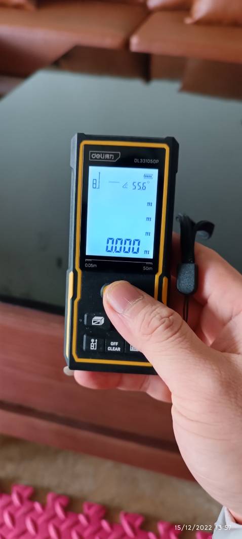 Máy nhỏ gọn, chắc chắn. Có căn độ nghiêng điện tử rất ok