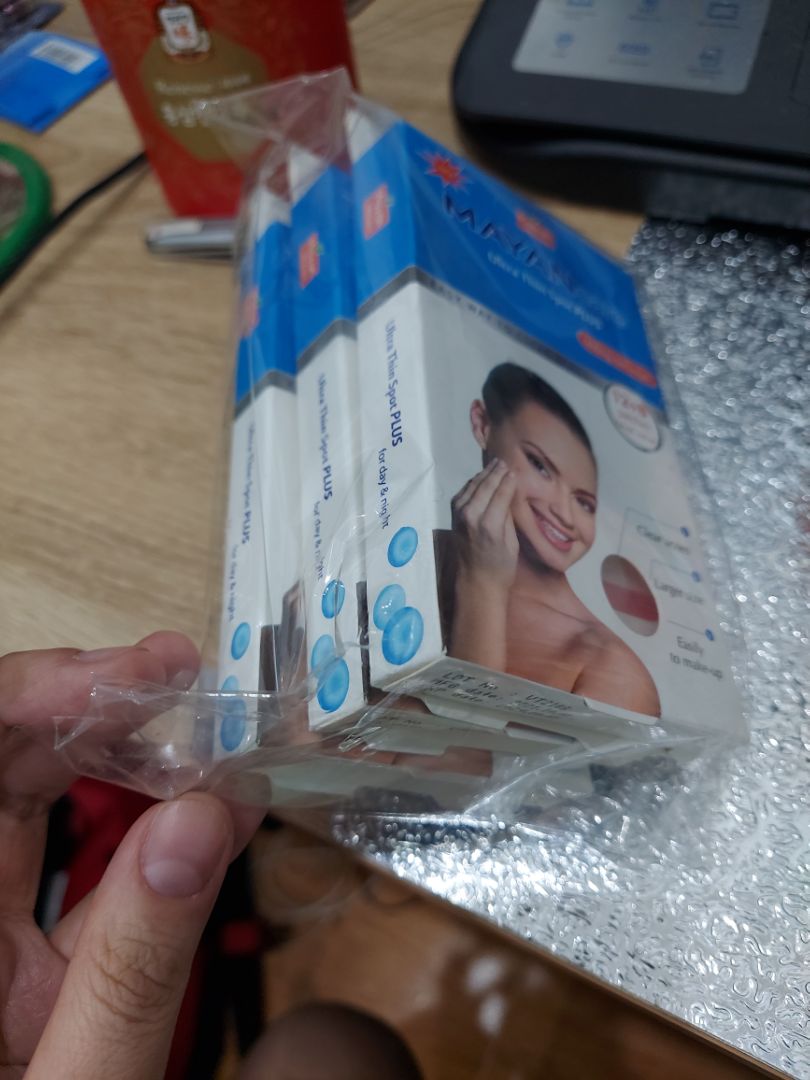 Lúc giao hàng mình k có ở nhà nên người nhà nhận dùm. Về đến nhà thấy gói hàng nhận được như vậy thất vọng thật sự nếu lúc đó mình có ở nhà chắc chắn sẽ không nhận Mấy lần trc cũng đã vậy rồi nhưng mình không viết đánh giá nhưng lần thì không thể chấp nhận dịch vụ đóng gói giao hàng của tiki càng ngày càng tệ.