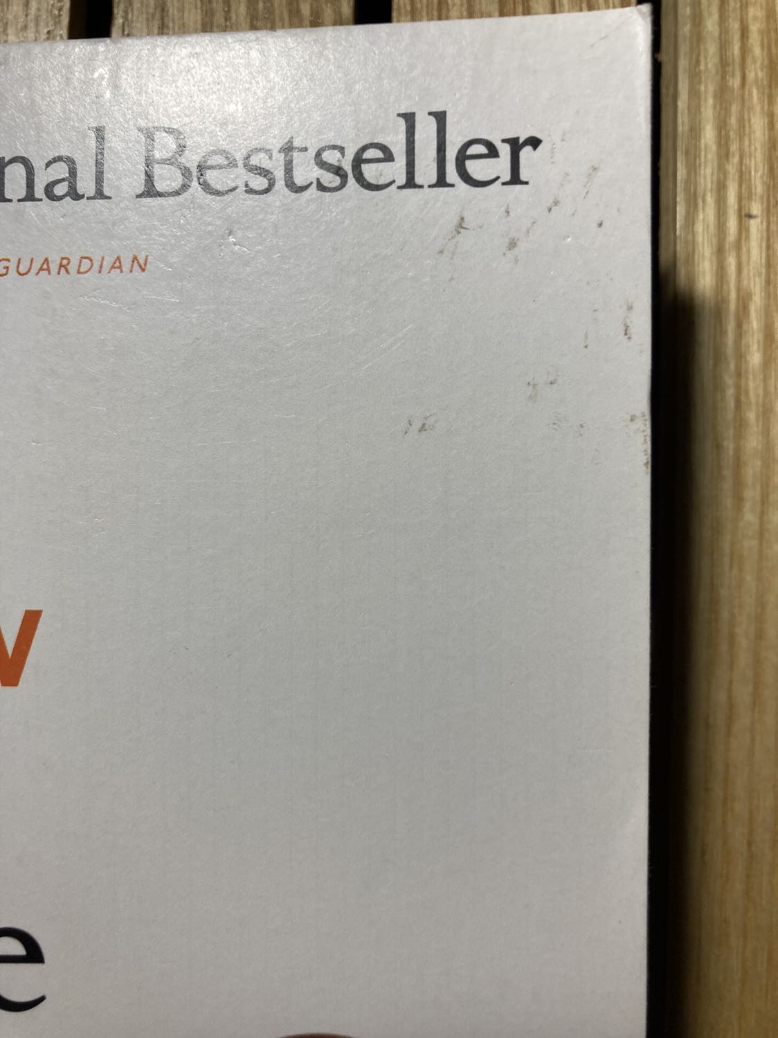 Bìa hơi bẩn và nhăn