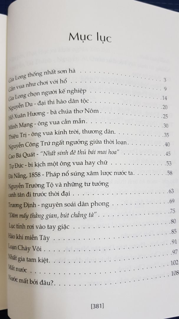 Những mẩu truyện lịch sử hấp dẫn, dễ hiểu từ thời Gia Long đến Cách mạng tháng 8.
